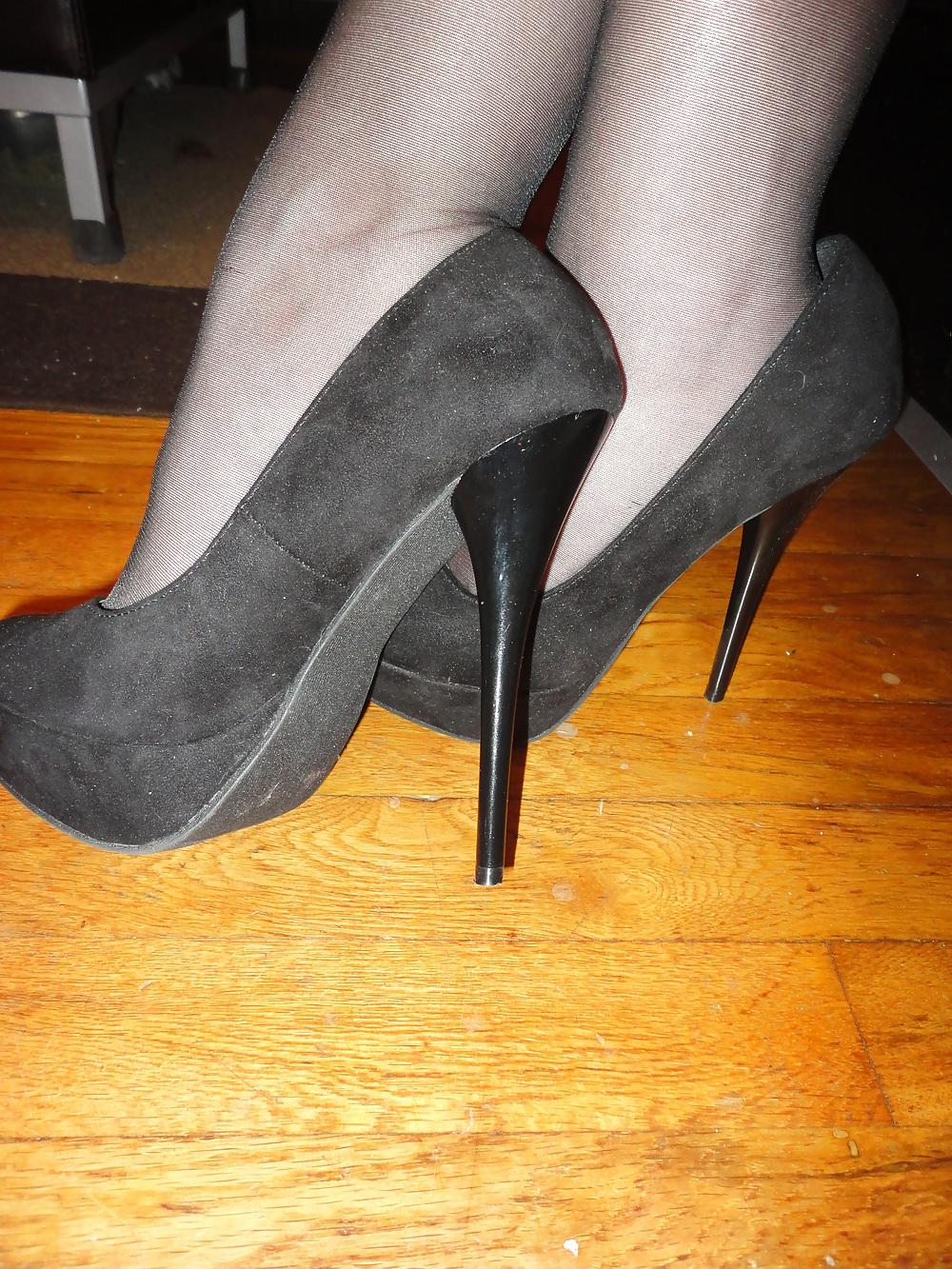 8P Shoe dangling
