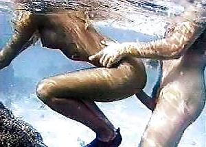 25P Underwater-Sex