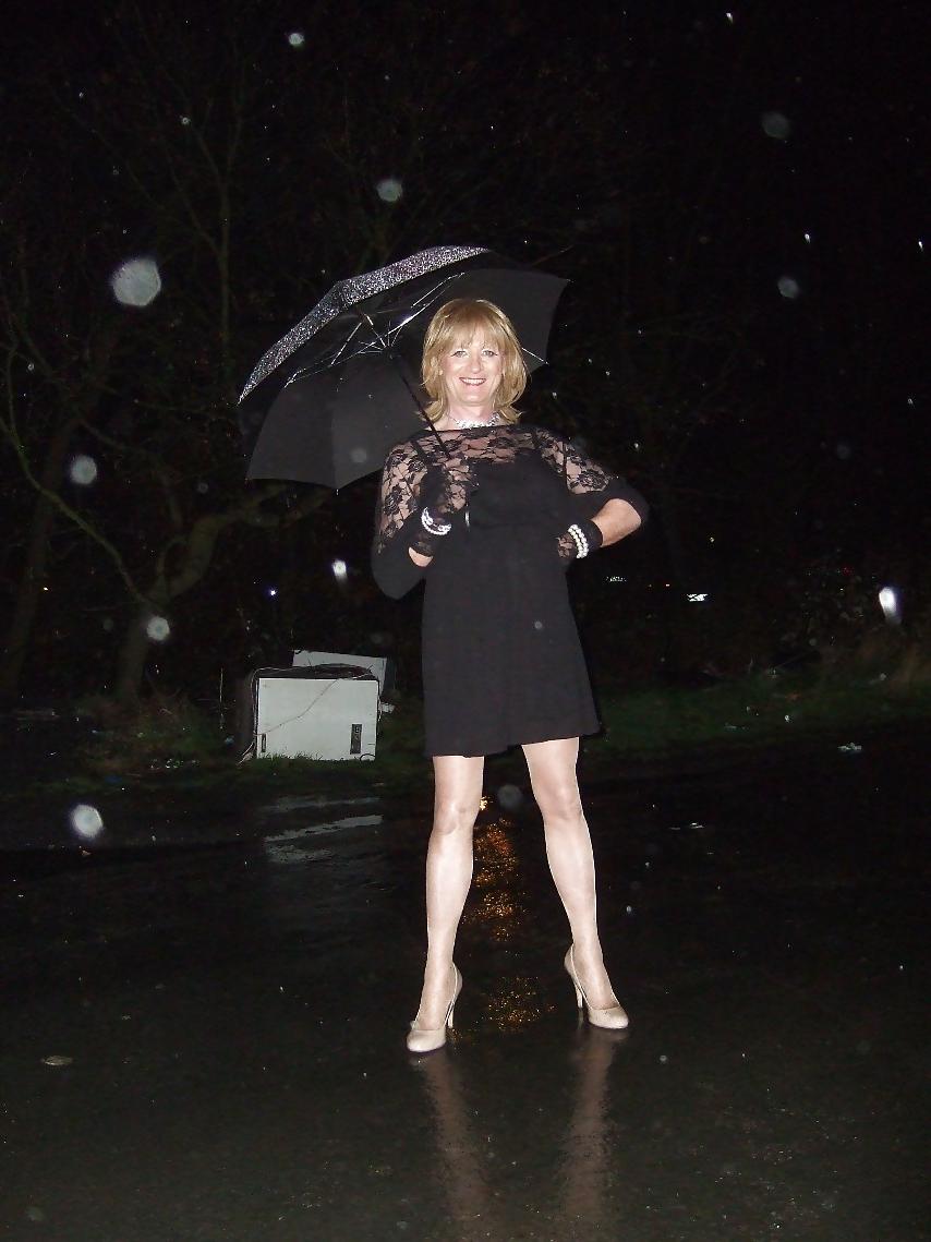 13P An Evening in Shiny Pantyhose :-)