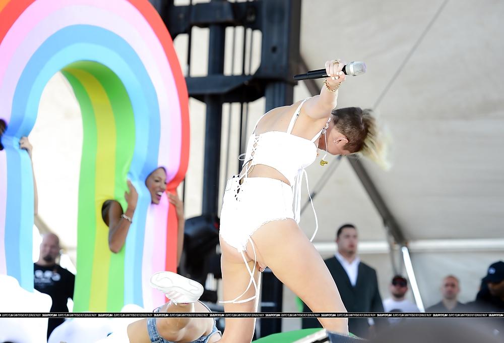 25P Sexy Miley Cyrus performance at iheartradio September 2013 