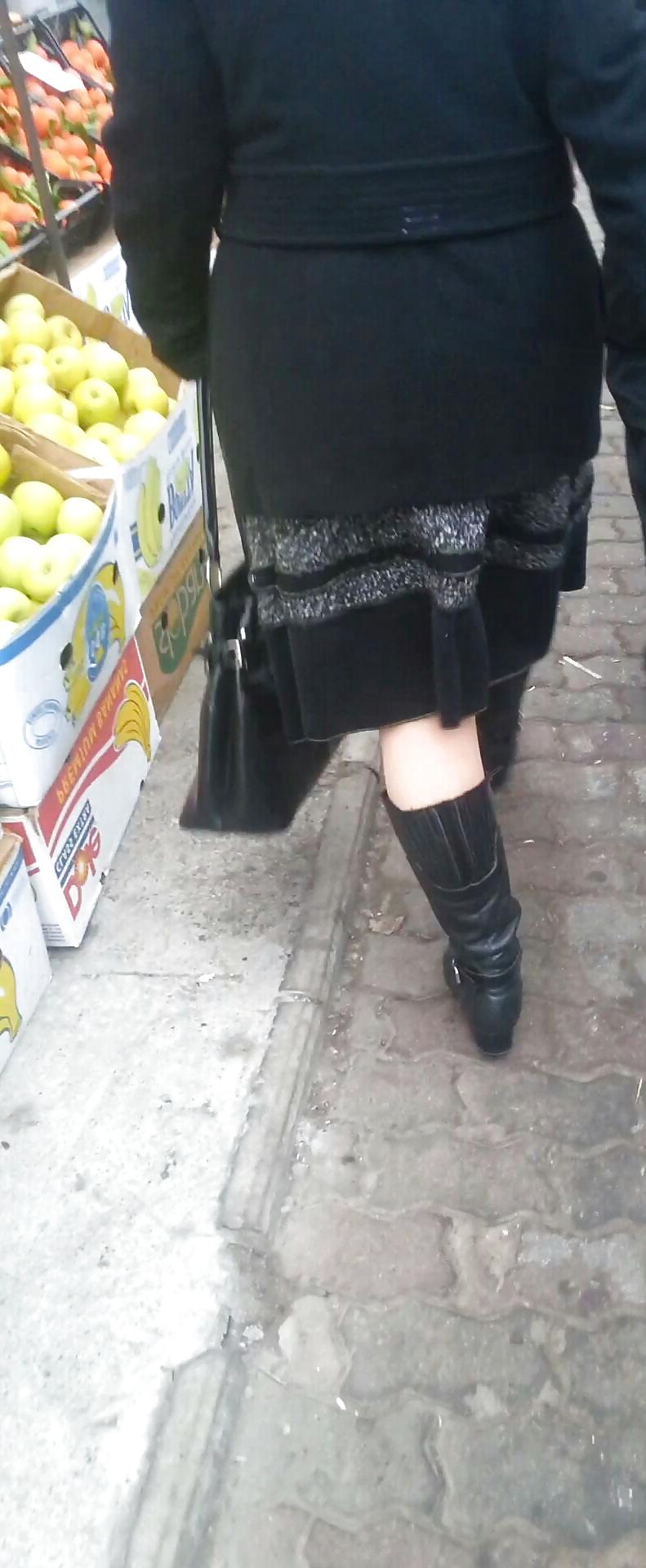 23P Sexy feet and legs old + young romanian