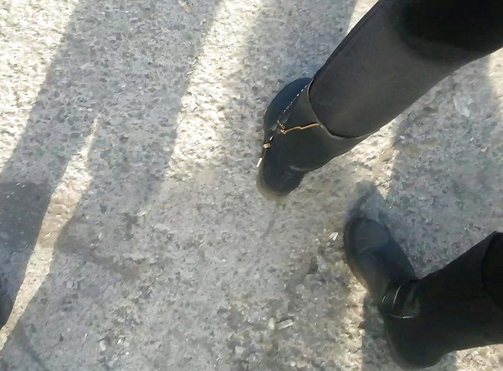 23P Sexy feet and legs old + young romanian