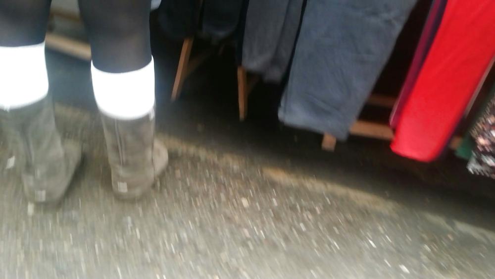 23P Sexy feet and legs old + young romanian
