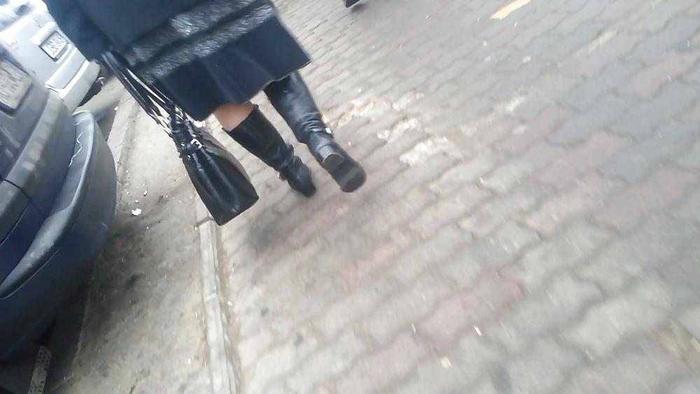 23P Sexy feet and legs old + young romanian