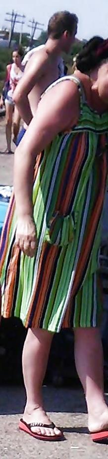 23P Sexy feet and legs old + young romanian