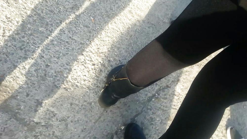 23P Sexy feet and legs old + young romanian