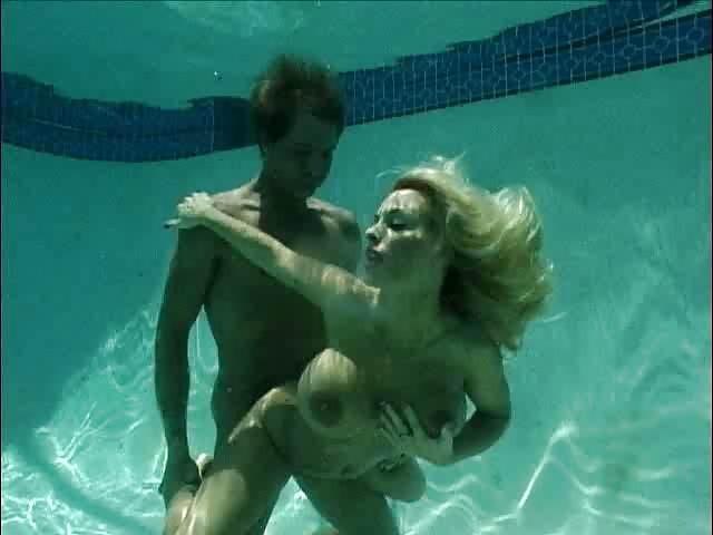 5P Love in the water