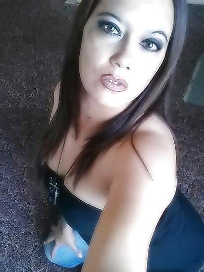 25P Latina cougar with ass