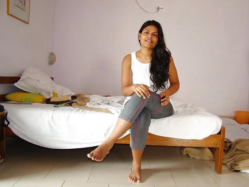25P Desi Sexy Wife Arpita