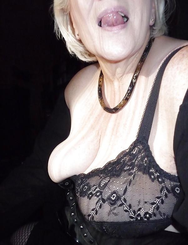 8P Housewife hot