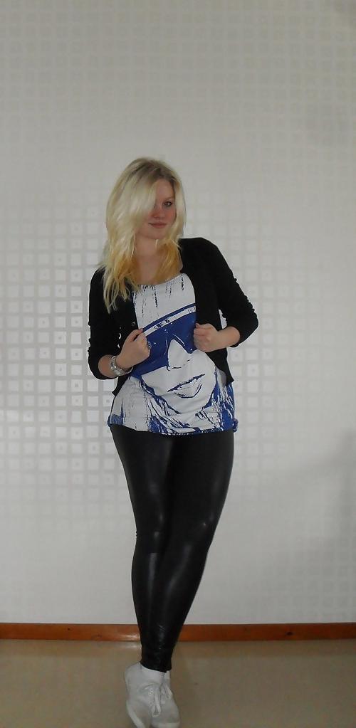 25P Girls in lycra or spandex 