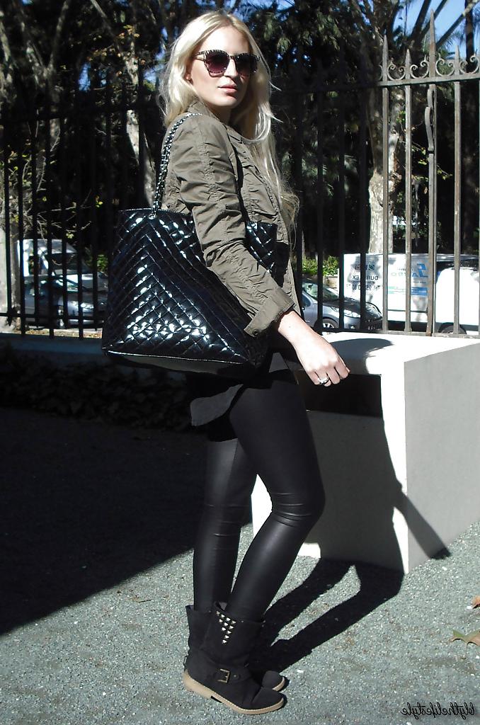 25P Girls in lycra or spandex 