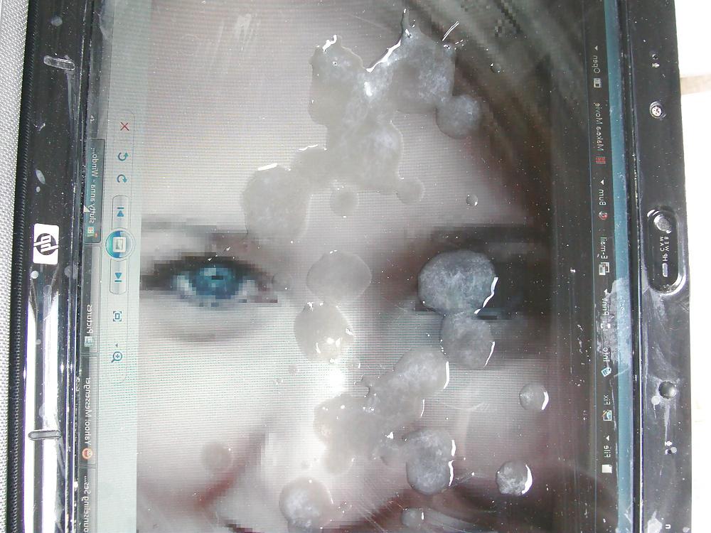 20P Tossertim wanks his load over sluttyanna4u