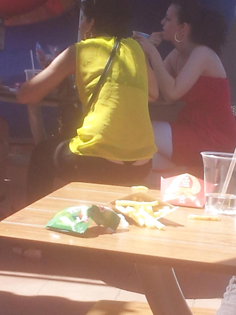 12P Visible thong line