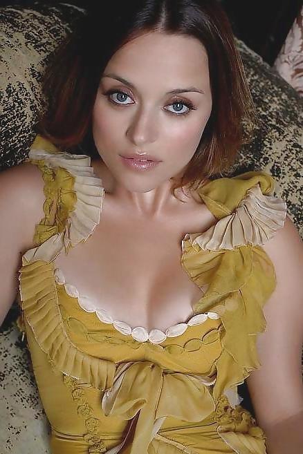 25P Let's Jerk Off Over ... Zoe Tapper (British Actress)