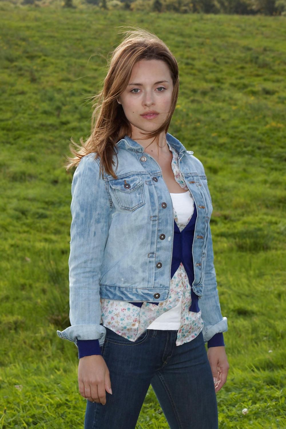 25P Let's Jerk Off Over ... Zoe Tapper (British Actress)