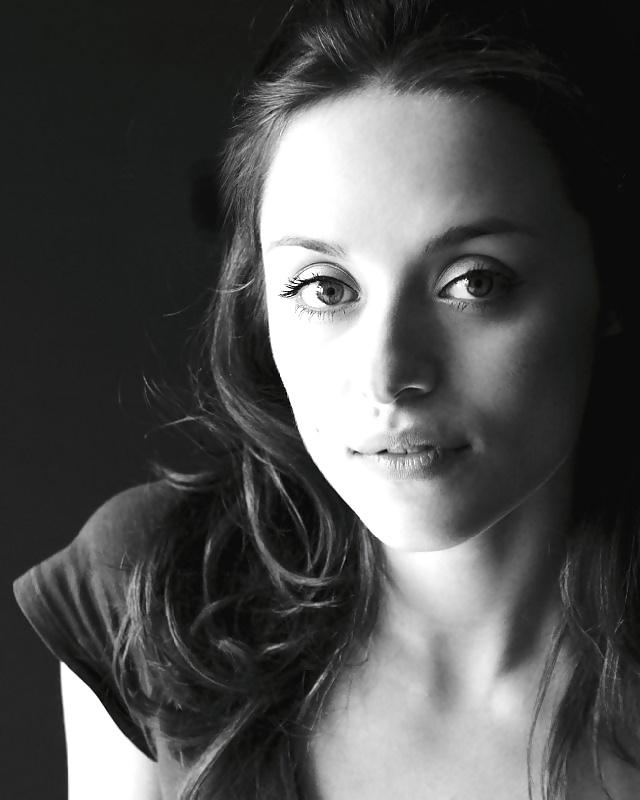 25P Let's Jerk Off Over ... Zoe Tapper (British Actress)