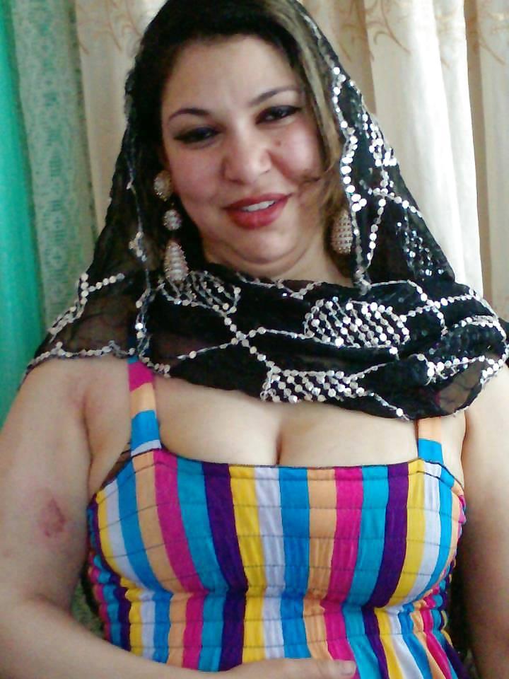 25P Sexy bbw  arab show 