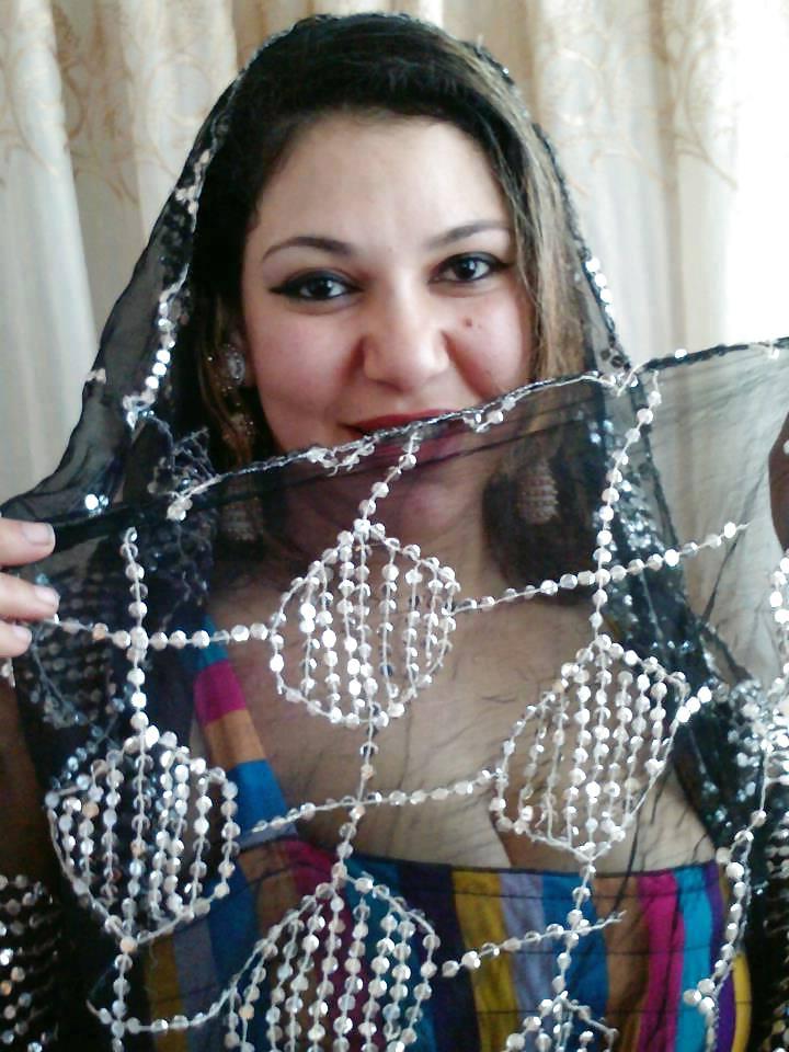 25P Sexy bbw  arab show 