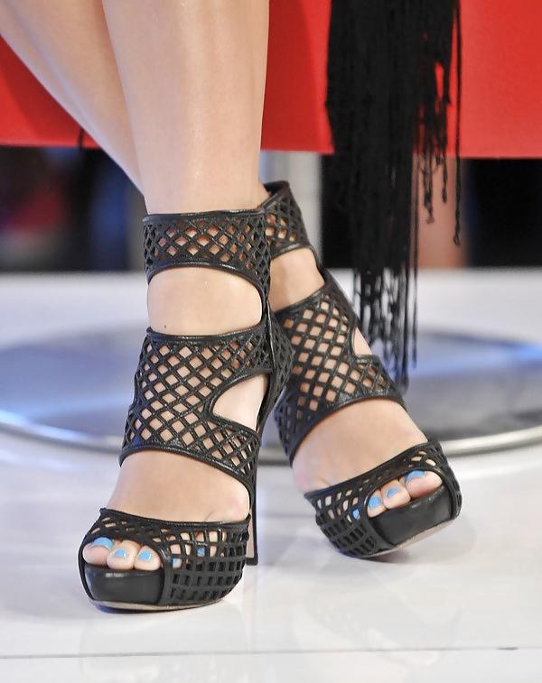 9P Katy Perry's Sexy Feet To Cum Over