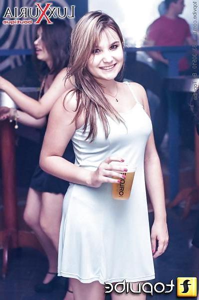 23P Cute blonde wanna your cum over her!