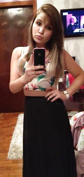 23P Cute blonde wanna your cum over her!