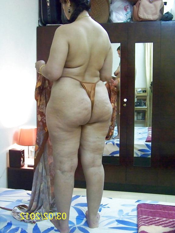 25P Jhorna naked