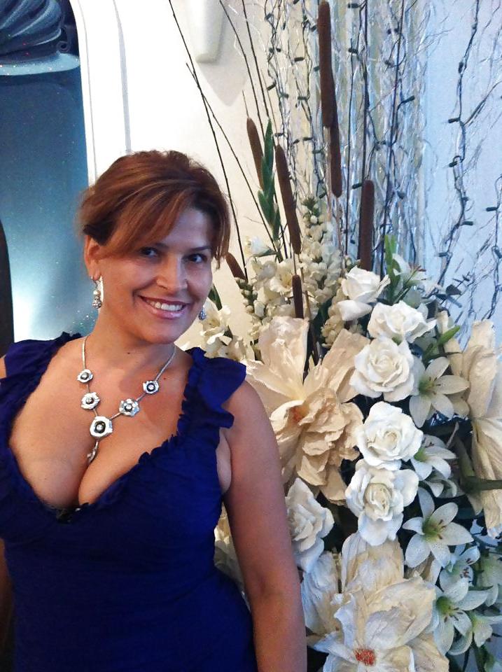 18P Australian MILF ( Big natural tits )