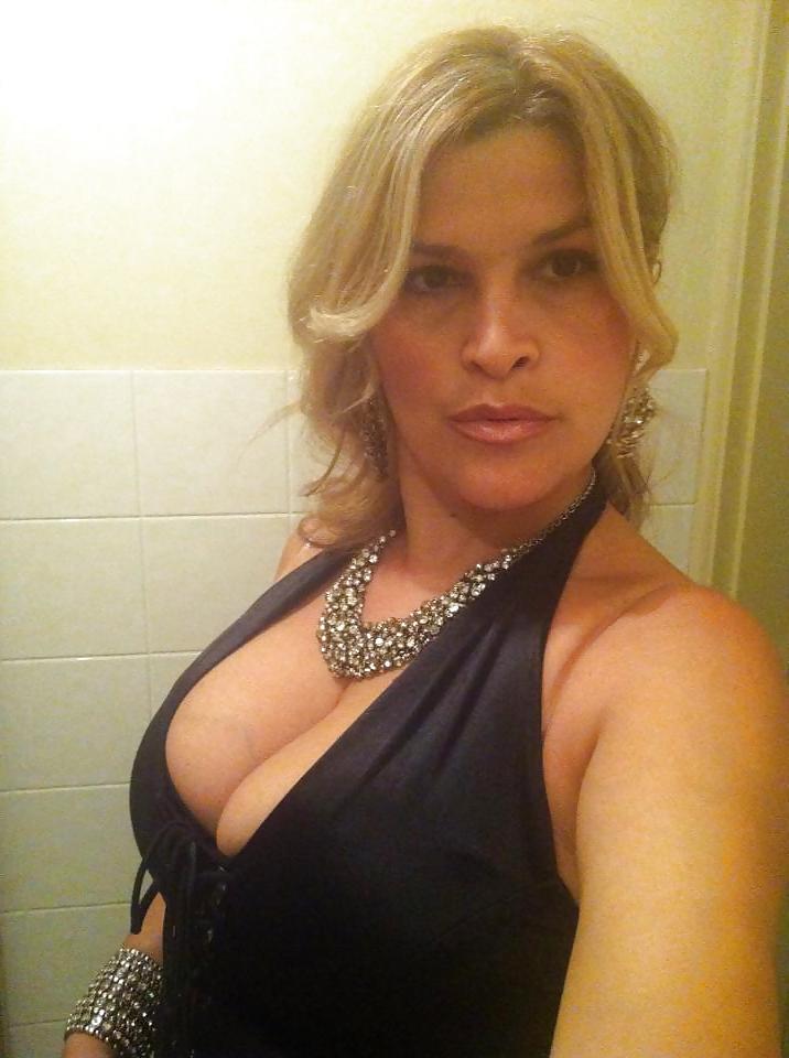 18P Australian MILF ( Big natural tits )