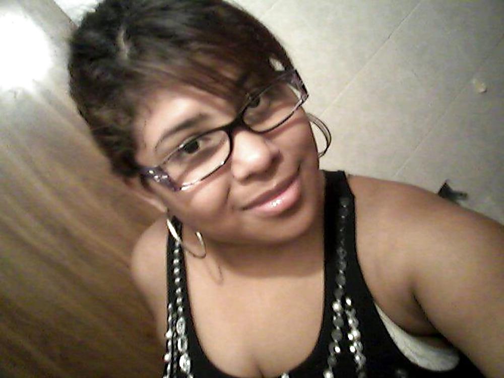 25P A dominican girl called Lyz S.