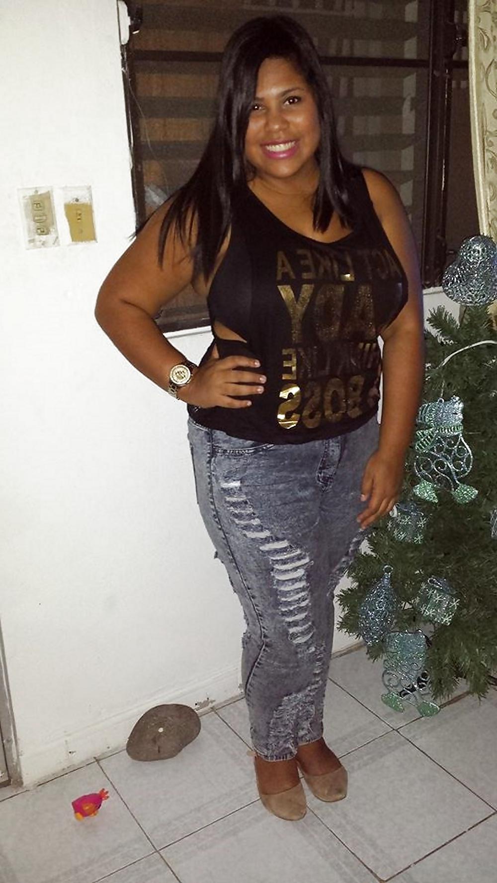 25P A dominican girl called Lyz S.