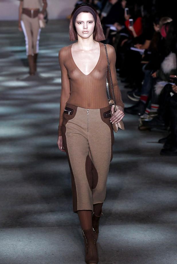 11P Kendall Jenner at Marc Jacobs Fashion Show
