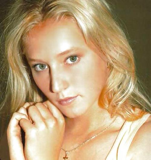 25P SEXY REAL TENNIS STARS, MANY IN SEE-THRU OR FUCKING