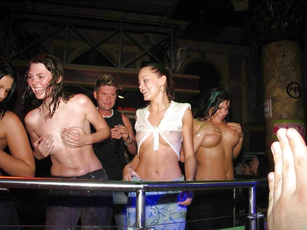 20P Show your tits 5.