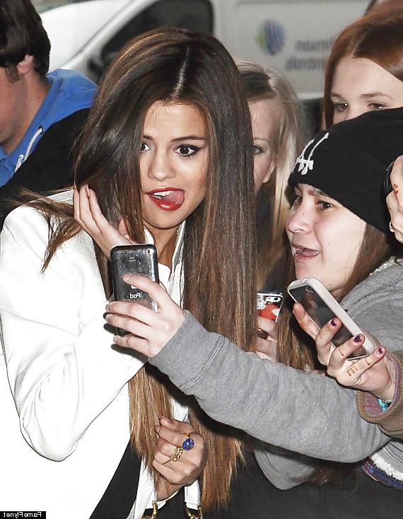 20P Selena Gomez (HEISS)