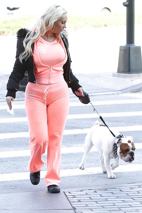 25P Fotze frisst Hose - cameltoe