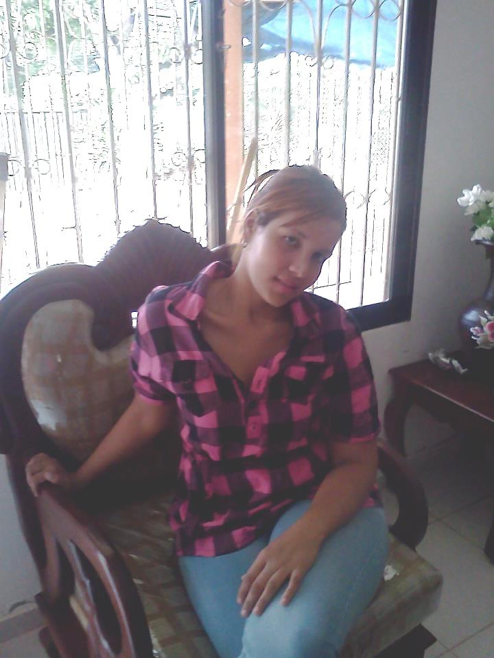 25P A dominican girl called Evelin G.
