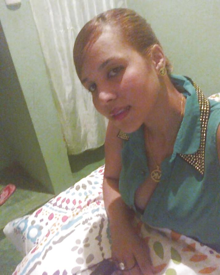 25P A dominican girl called Evelin G.