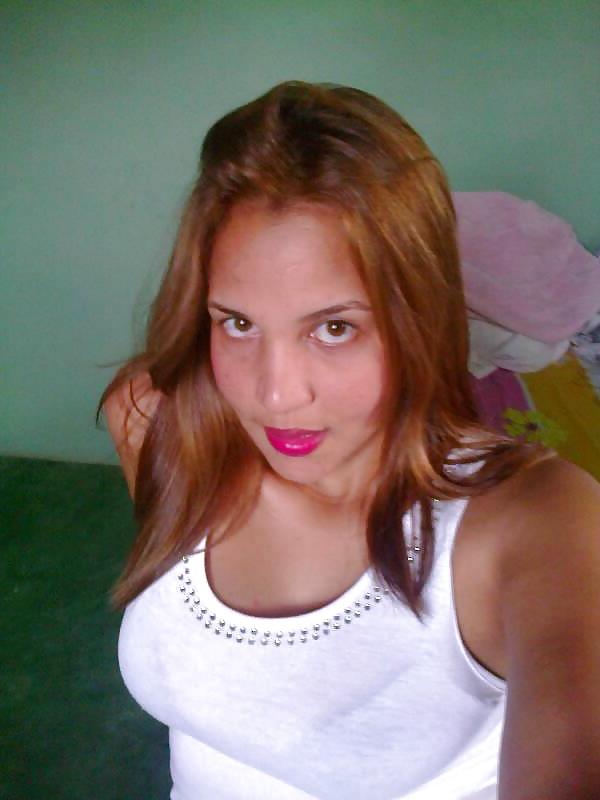 25P A dominican girl called Evelin G.