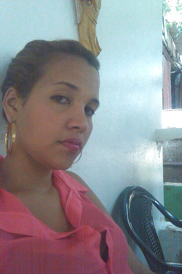 25P A dominican girl called Evelin G.