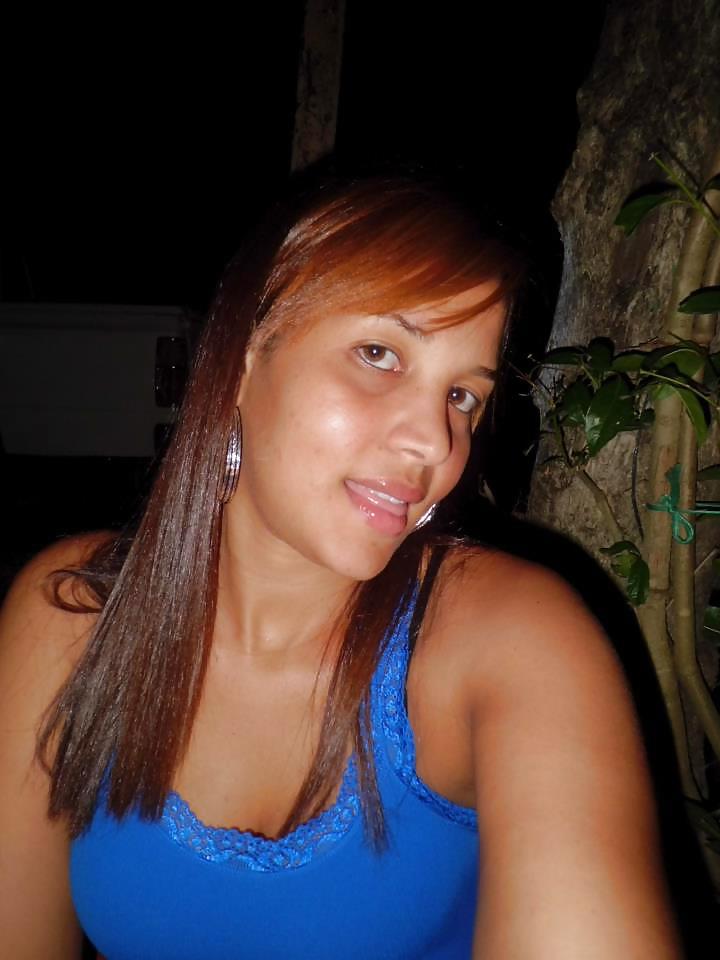 25P A dominican girl called Evelin G.
