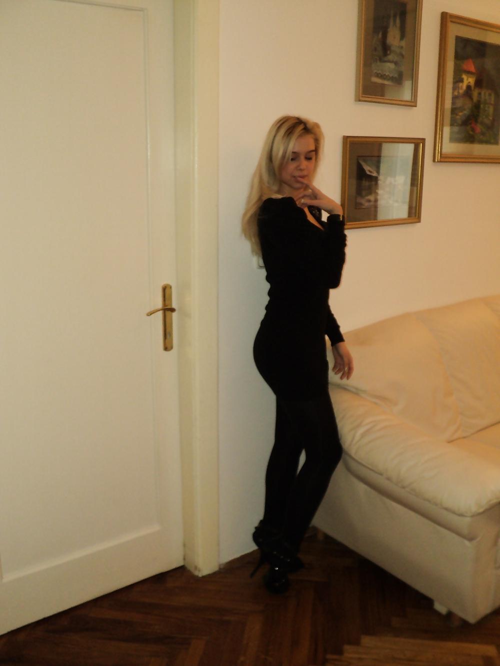 25P Perfect Blonde Teen Girl
