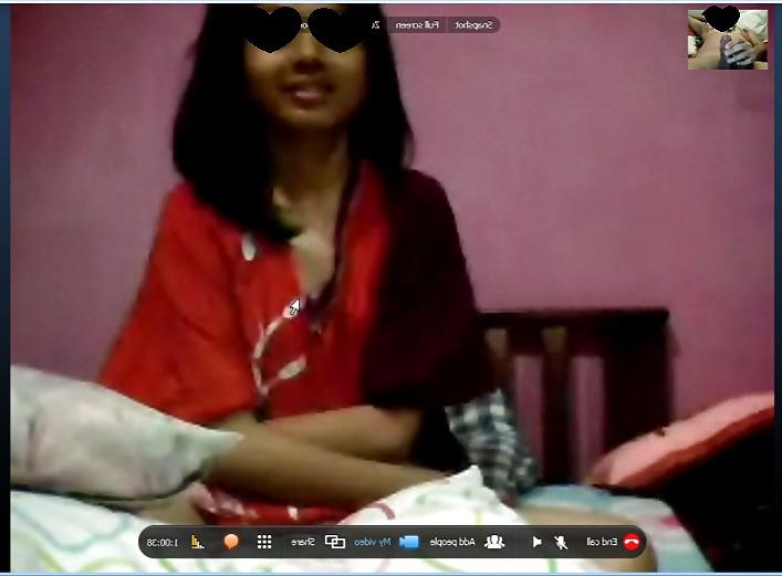 23P Awek show depan webcam