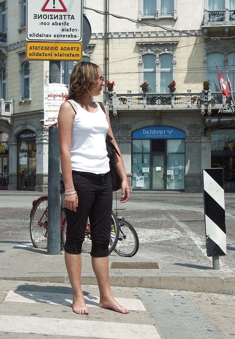 25P Barefoot urban, dirty streets 2