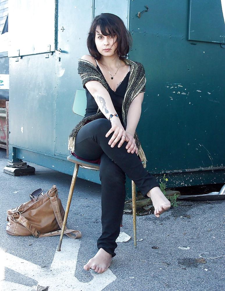 25P Barefoot urban glamour 1