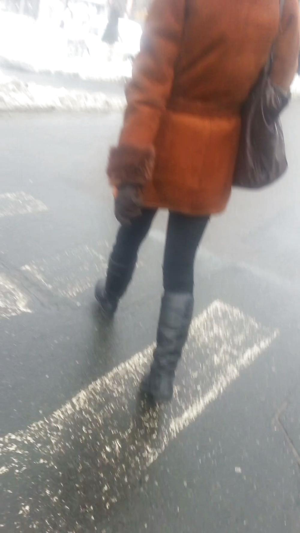 25P Spy old + young feet and ass romanian