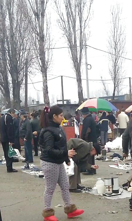 25P Spy old + young feet and ass romanian
