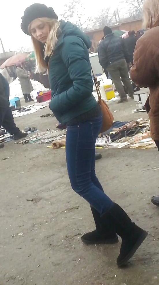 25P Spy old + young feet and ass romanian