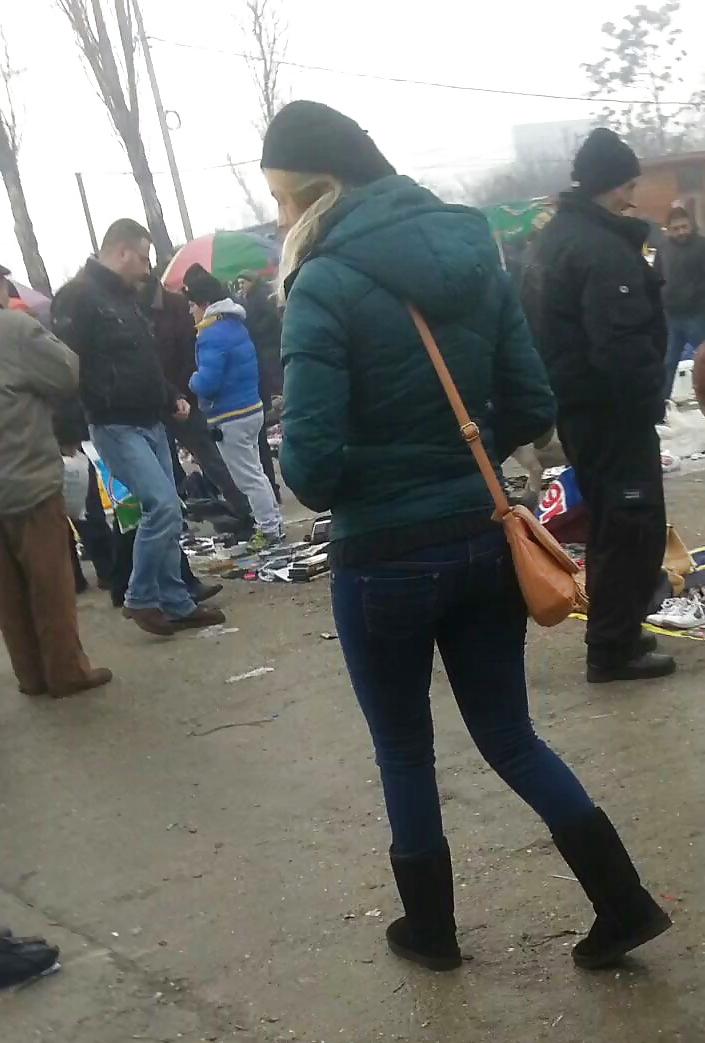 25P Spy old + young feet and ass romanian