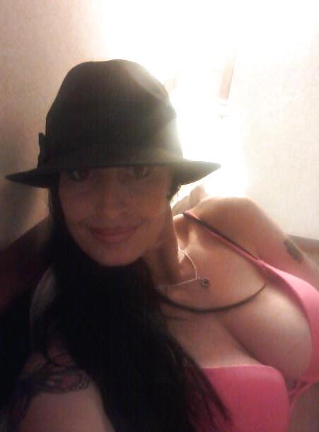 19P Naughty latina cougar